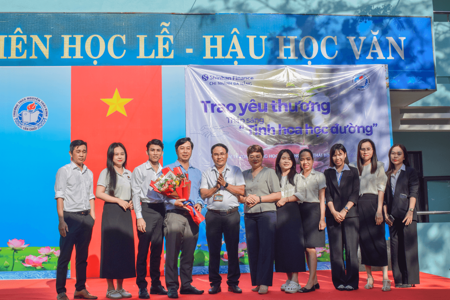 Shinhan Finance đồng hành cùng ước mơ đến trường của học sinh nghèo hiếu học tại Đà Nẵng