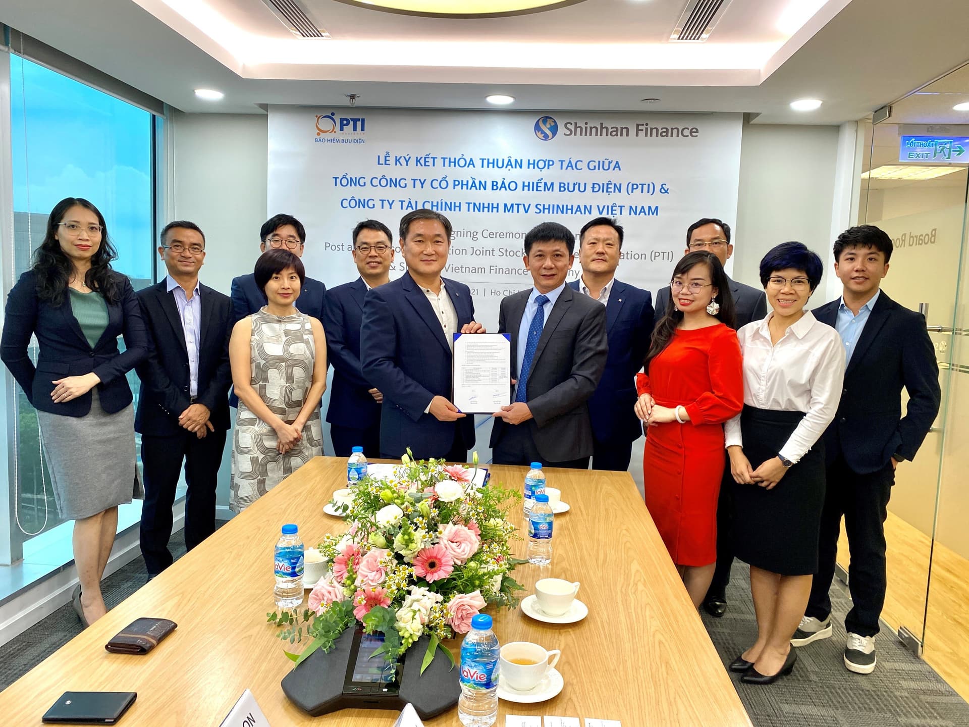 Tổng Công ty Cổ phần Bảo hiểm Bưu Điện PTI và Công ty Tài chính Shinhan Việt Nam ký kết Biên bản ghi nhớ thiết lập quan hệ đối tác toàn diện