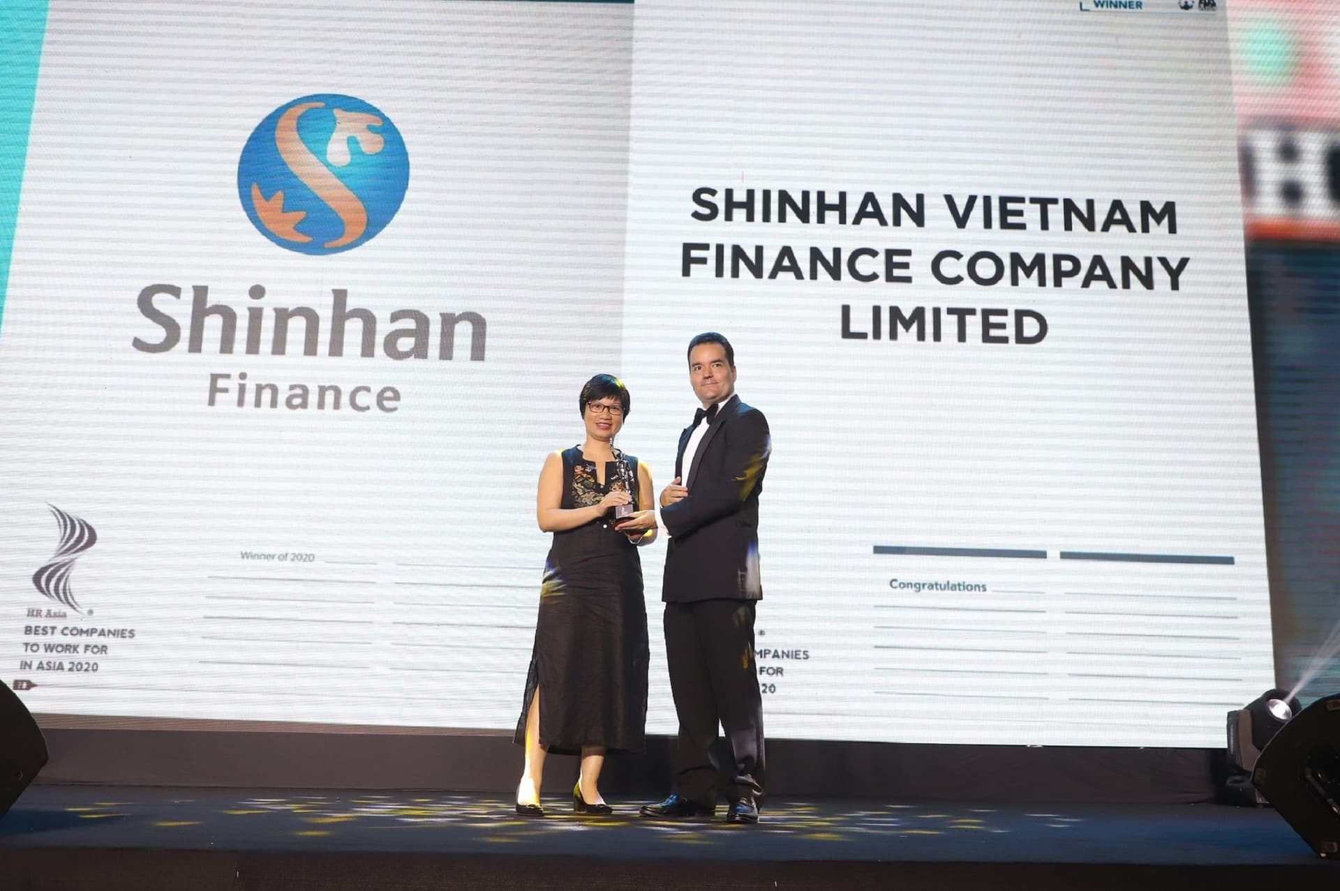 Shinhan Finance là một trong những nơi làm việc tốt nhất châu Á năm 2020 theo HR Asia