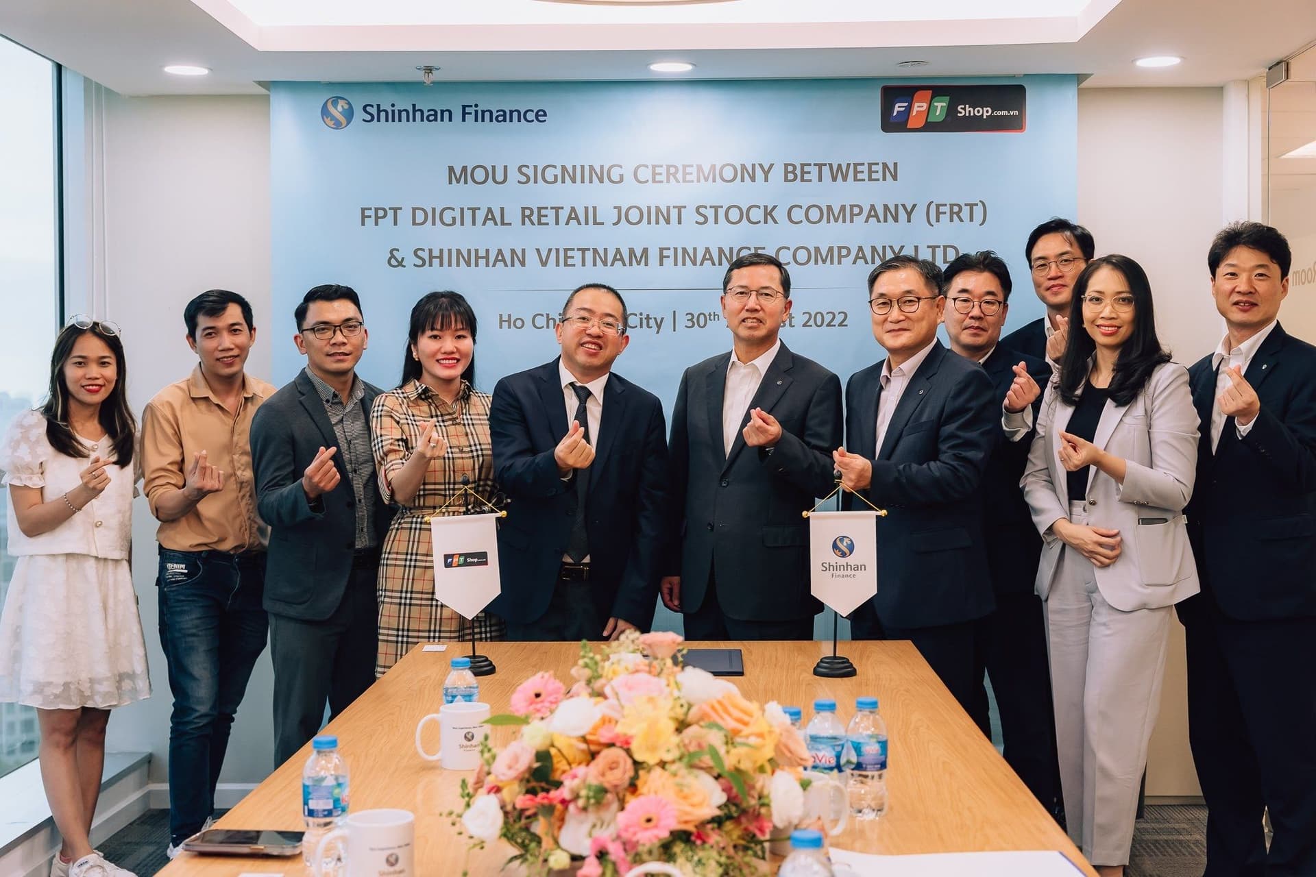 Shinhan Finance hợp tác chiến lược cùng Công ty Cổ phần Bán lẻ Kỹ thuật số FPT đa dạng giải pháp tài chính cho lĩnh vực bán lẻ